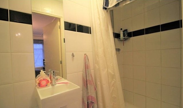 Foto 6: Den Haag - Van Kinsbergenstraat - Foto 6