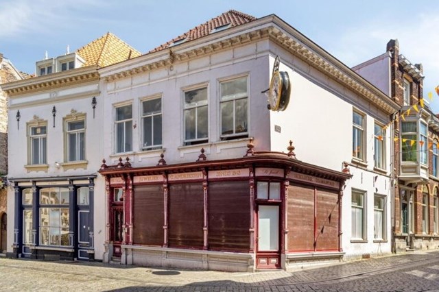 Foto 1: Bergen op Zoom - Grote markt - Foto 1