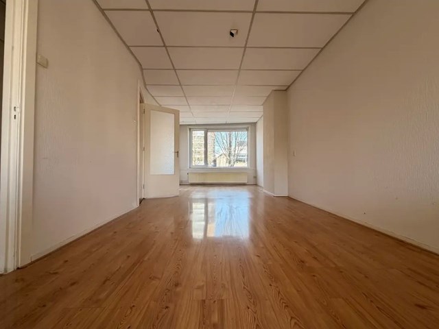 Foto 1: Den Haag - Arnold Spoelplein - Foto 1