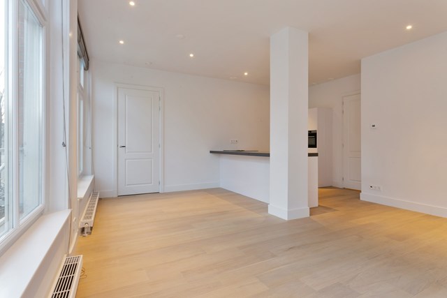 Foto 1: Amsterdam - Nieuwezijds Voorburgwal - Foto 1