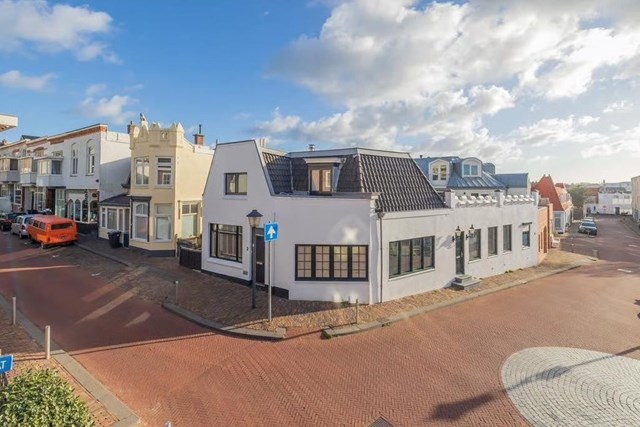 Foto 1: Zandvoort - Stationsstraat - Foto 1