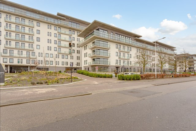 Foto 1: Amstelveen - Burgemeester Rijnderslaan - Foto 1