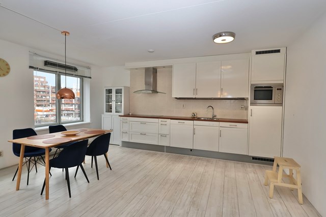 Foto 2: Rotterdam - Laan op Zuid - Foto 2