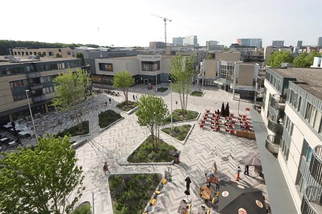 Foto 4: Almere - Stationsplein - Foto 4