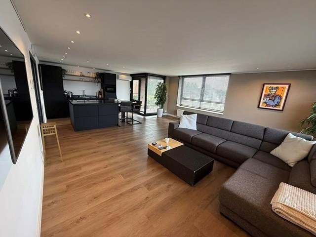 Foto 3: Amstelveen - Fluweelboomlaan - Foto 3