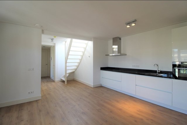 Foto 2: Amsterdam - Milletstraat - Foto 2