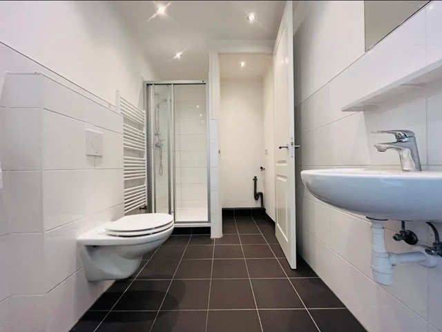 Foto 6: Rotterdam - Vierambachtsstraat - Foto 6