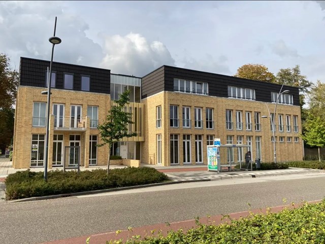 Foto 1: Deurne - Stationsplein - Foto 1