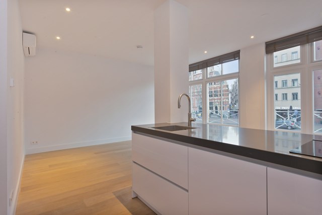 Foto 5: Amsterdam - Nieuwezijds Voorburgwal - Foto 5