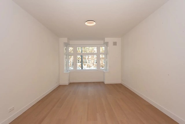 Foto 3: Amsterdam - Rooseveltlaan - Foto 3