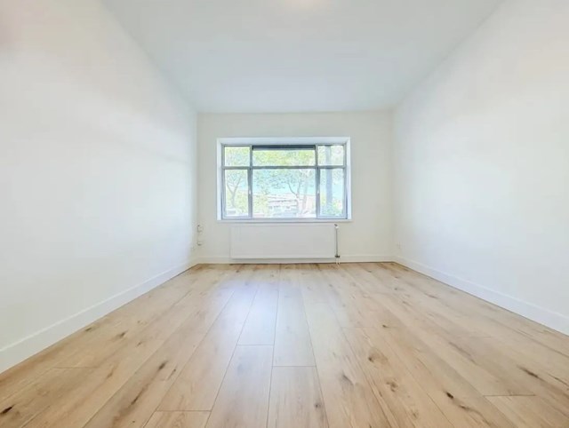 Foto 5: Den Haag - Troelstrakade - Foto 5