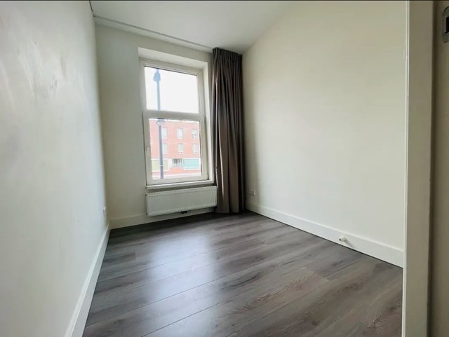 Foto 2: Rotterdam - Vierambachtsstraat - Foto 2