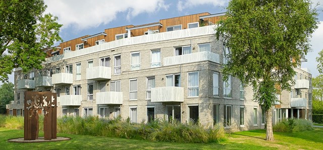 Foto 2: IJsselstein - Koningin Julianalaan - Foto 2