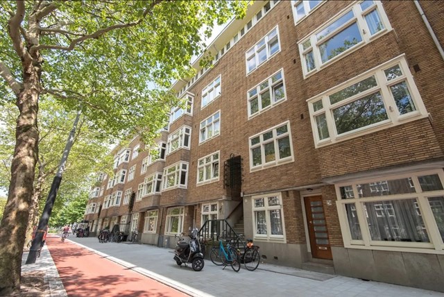 Foto 1: Amsterdam - Rooseveltlaan - Foto 1