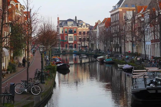 Foto 1: Leiden - Oude Rijn - Foto 1