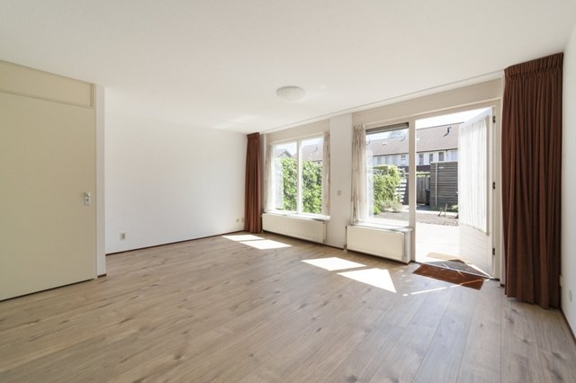 Foto 3: Hendrik-Ido-Ambacht - Amandelgaarde - Foto 3