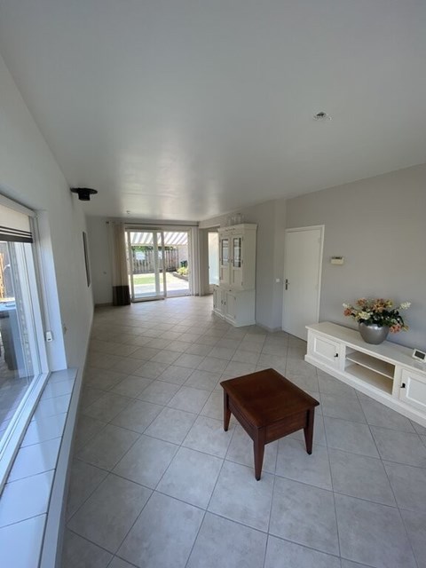 Foto 7: Nieuwegein - Van Halllaan - Foto 7