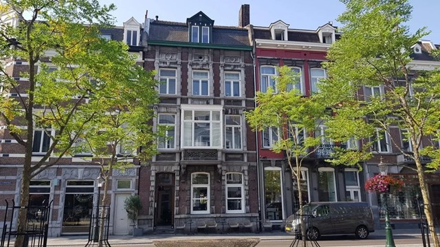 Foto 1: Maastricht - Stationsstraat - Foto 1