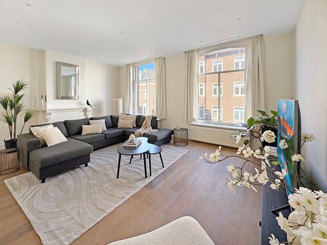 Foto 1: Amsterdam - Pieter Cornelisz Hooftstraat - Foto 1