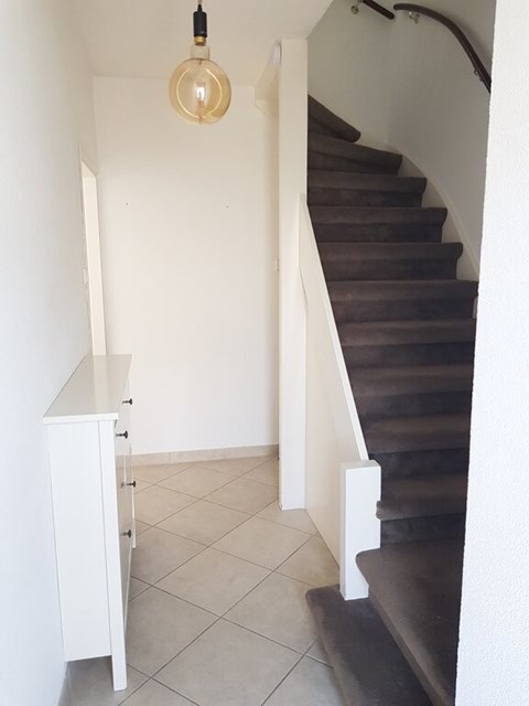 Foto 2: Nieuwegein - Van Halllaan - Foto 2