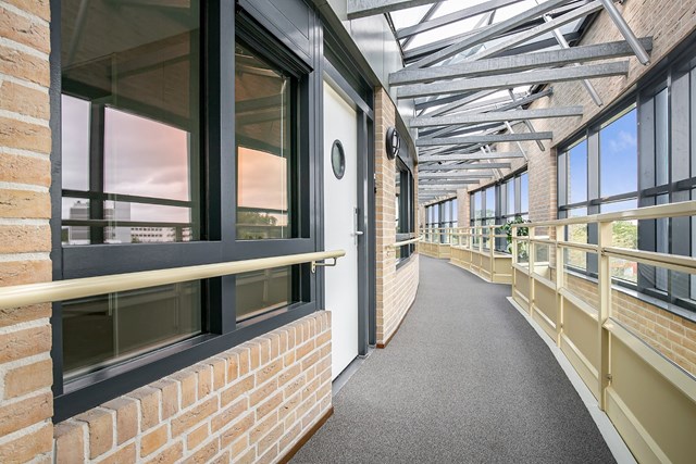 Foto 5: Roosendaal - Van Leeuwenhoeklaan - Foto 5