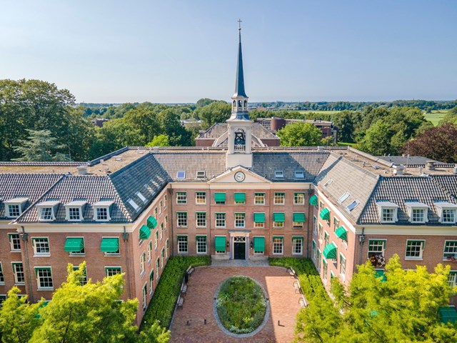 Foto 1: Warmond - Monseigneur Aengenentlaan - Foto 1