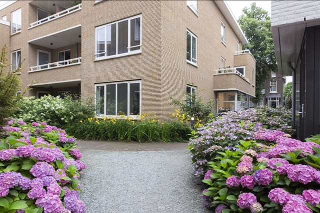 Foto 2: Hilversum - Julianalaan - Foto 2