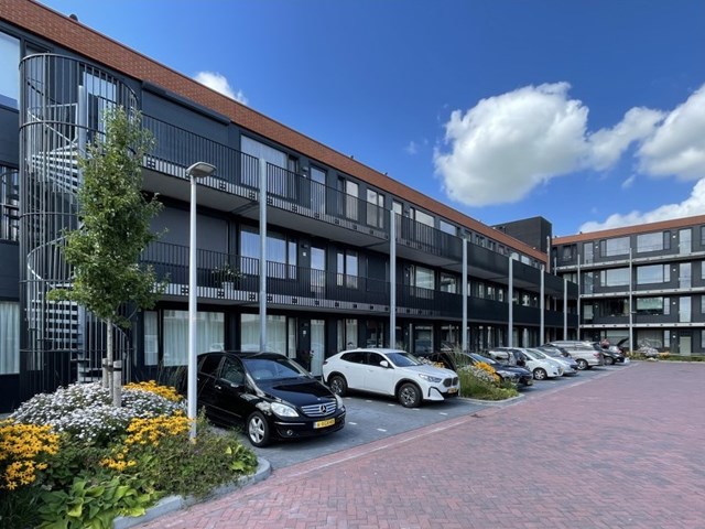 Foto 2: Leeuwarden - Brandemeer - Foto 2