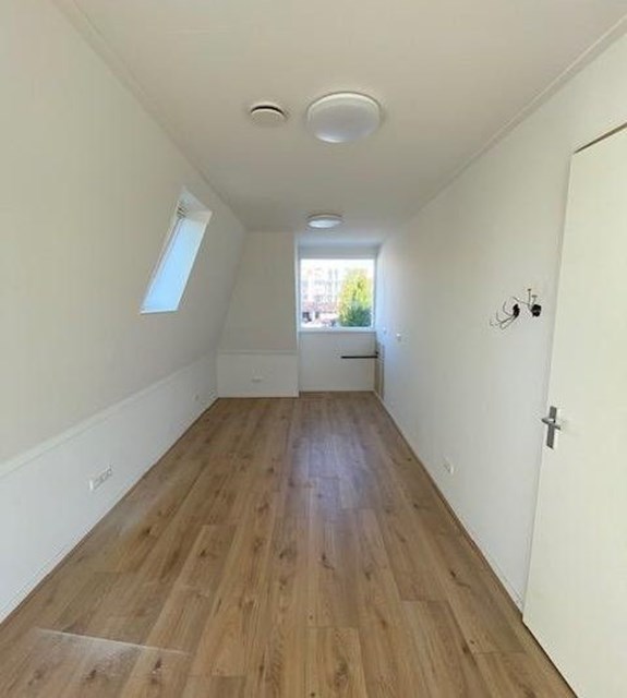 Foto 3: Leeuwarden - Willem Lorestraat - Foto 3