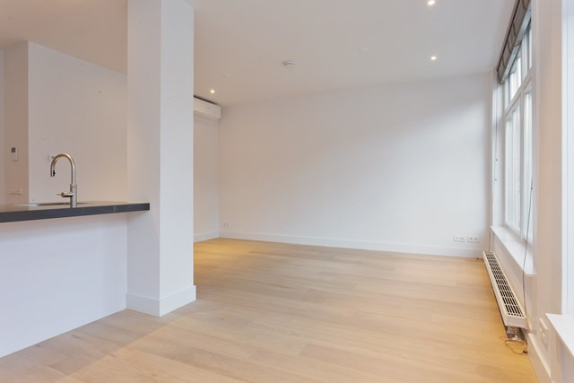 Foto 3: Amsterdam - Nieuwezijds Voorburgwal - Foto 3