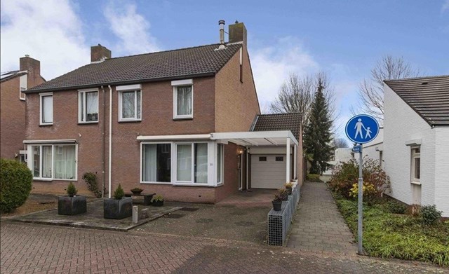 Foto 1: Maastricht - Vuurdoorn - Foto 1