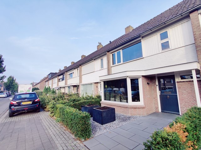 Foto 1: Best - Meidoornstraat - Foto 1