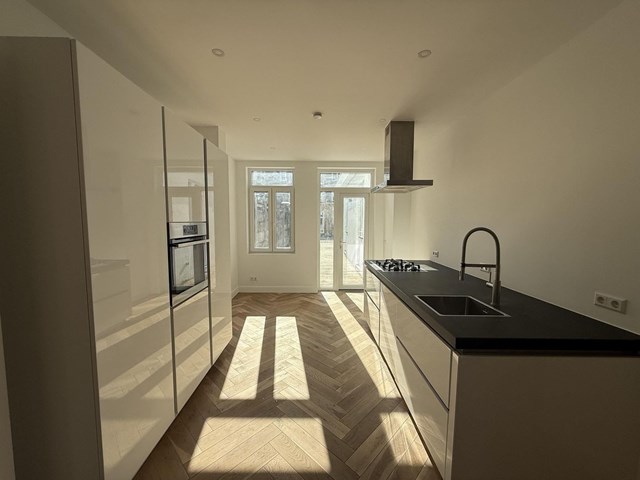 Foto 4: Den Haag - Boomsluiterskade - Foto 4