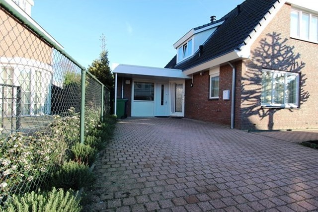 Foto 1: Almere - Wim Schuhmacherhof - Foto 1