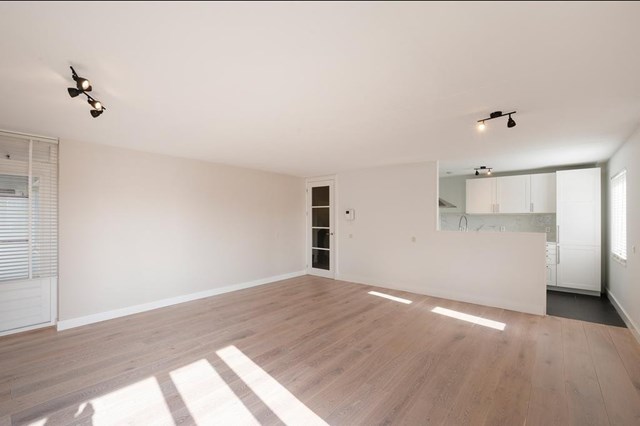 Foto 2: Almere - Olof Palmehof - Foto 2