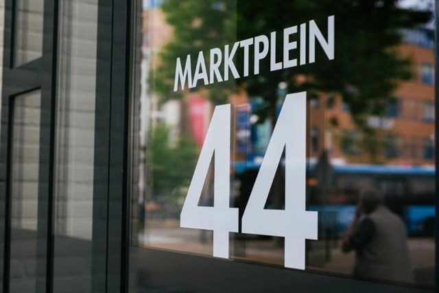 Foto 2: Apeldoorn - Marktplein - Foto 2