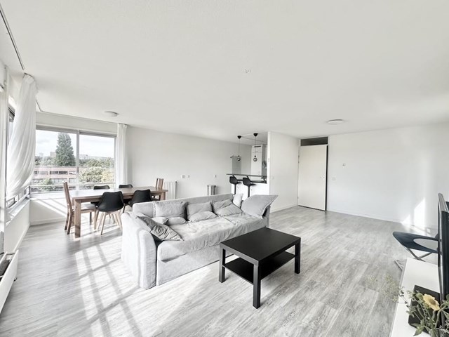 Foto 2: Amsterdam - Emmeline Pankhurststraat - Foto 2