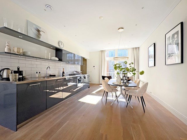 Foto 6: Amsterdam - Pieter Cornelisz Hooftstraat - Foto 6