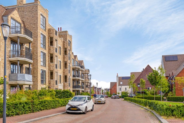 Foto 5: Hoofddorp - Charles Brandonlaan - Foto 5