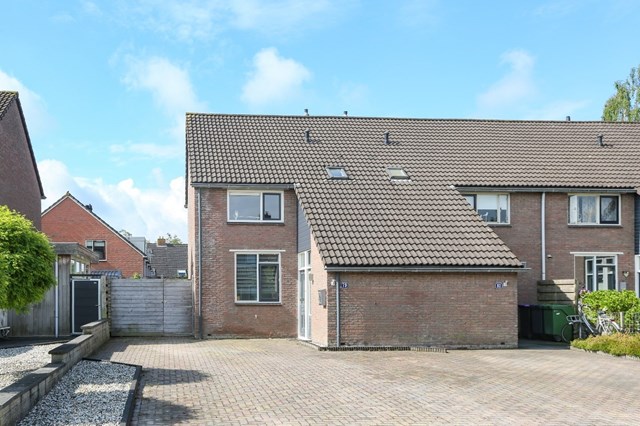 Foto 5: Surhuisterveen - De Houtduif - Foto 5