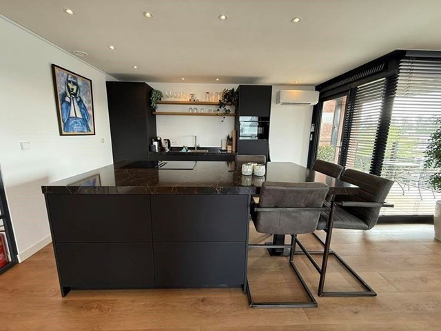 Foto 4: Amstelveen - Fluweelboomlaan - Foto 4