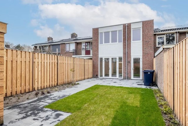 Foto 6: Den Dolder - Dr Engelhardlaan - Foto 6