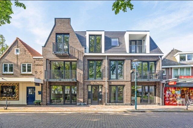 Foto 1: Heiloo - Raadhuisweg - Foto 1