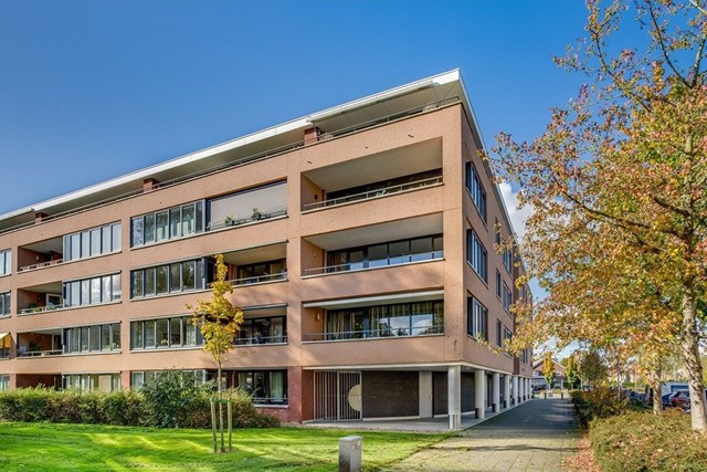 Foto 1: Amstelveen - Johannes Calvijnlaan - Foto 1