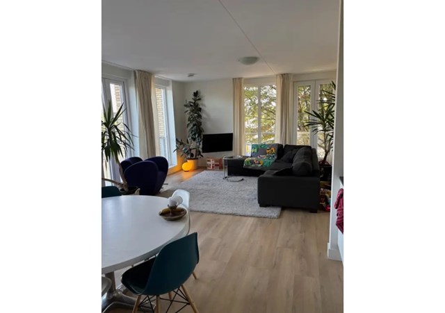 Foto 2: Deurne - Stationsplein - Foto 2