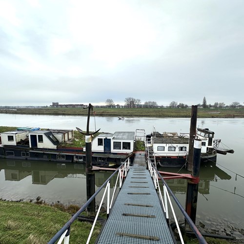 Arnhem, Westervoortsedijk, woonboot - foto 1