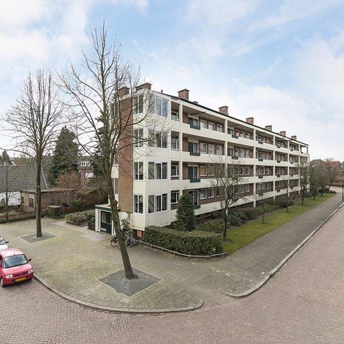 Apeldoorn, Saturnusstraat, portiekflat - foto 1