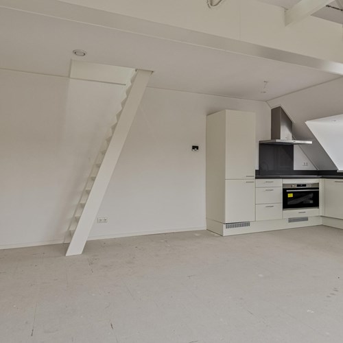 Leeuwarden, Jacob Binckesstraat, portiekflat - foto 1