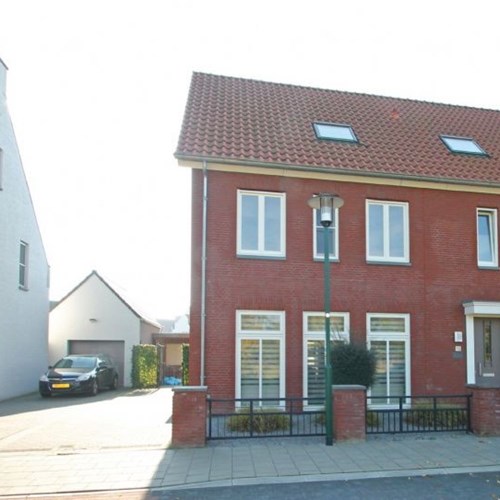 Beek en Donk, Den Hoek, 2-onder-1 kap woning - foto 1